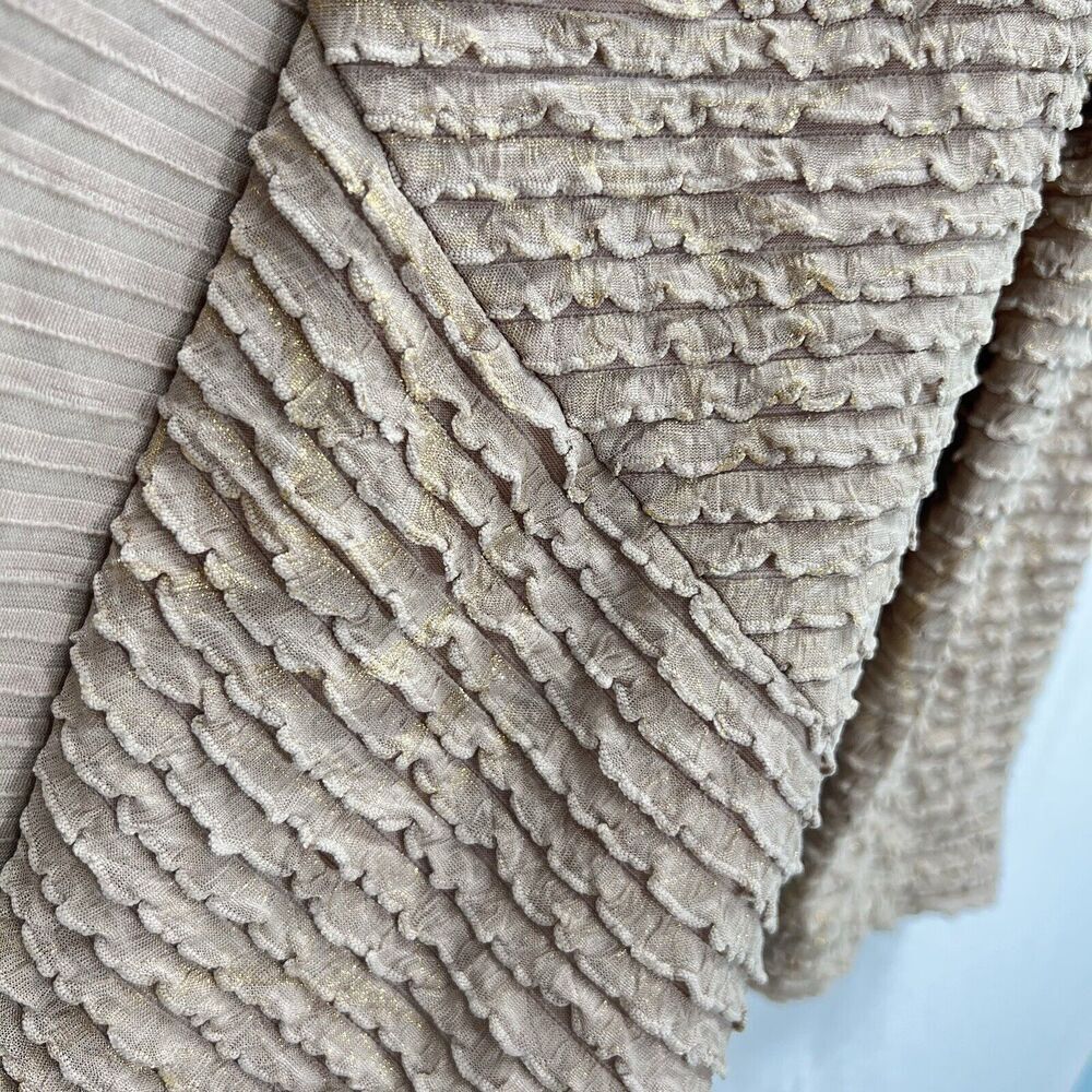 Chico’s Travelers Beige & Gold Crinkle Fabric Open Front Cardigan Size 2 Large - Picture 3 of 9